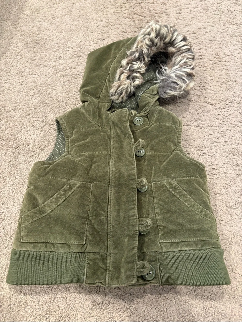 Baby Gap velvet hooded zip vest featuring a faux-fur lined hood Toddler Girls 2T